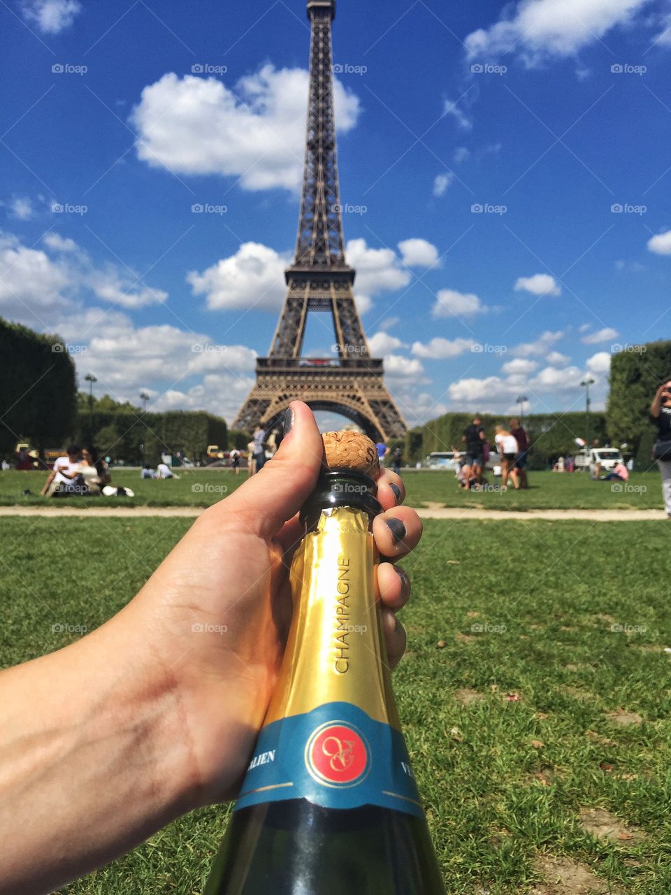 Champagne in Paris 
