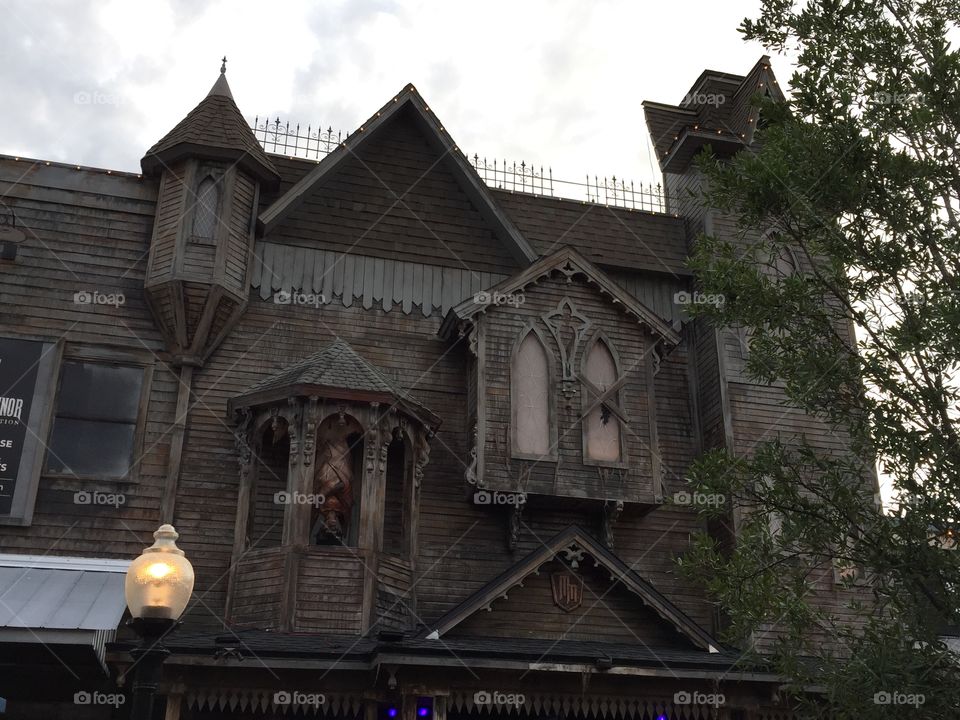 Amusement park haunted house