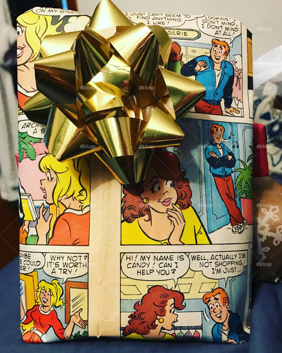 Archie gift wrap