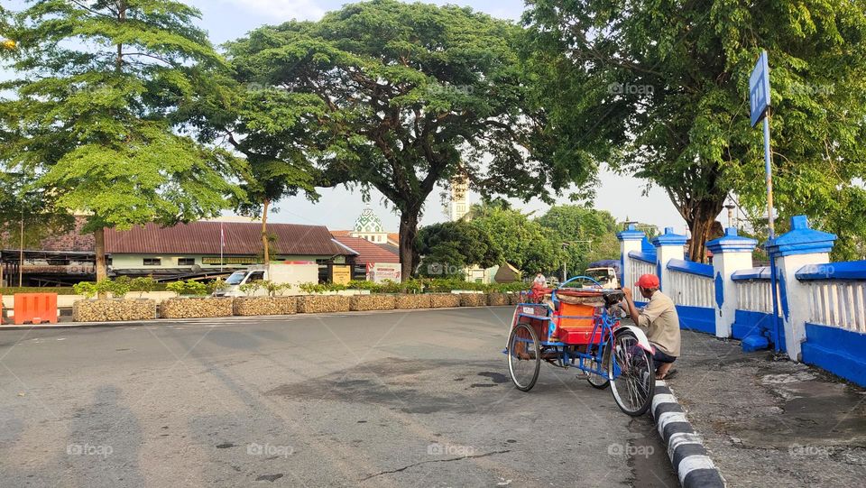 tukang becak santai Kediri