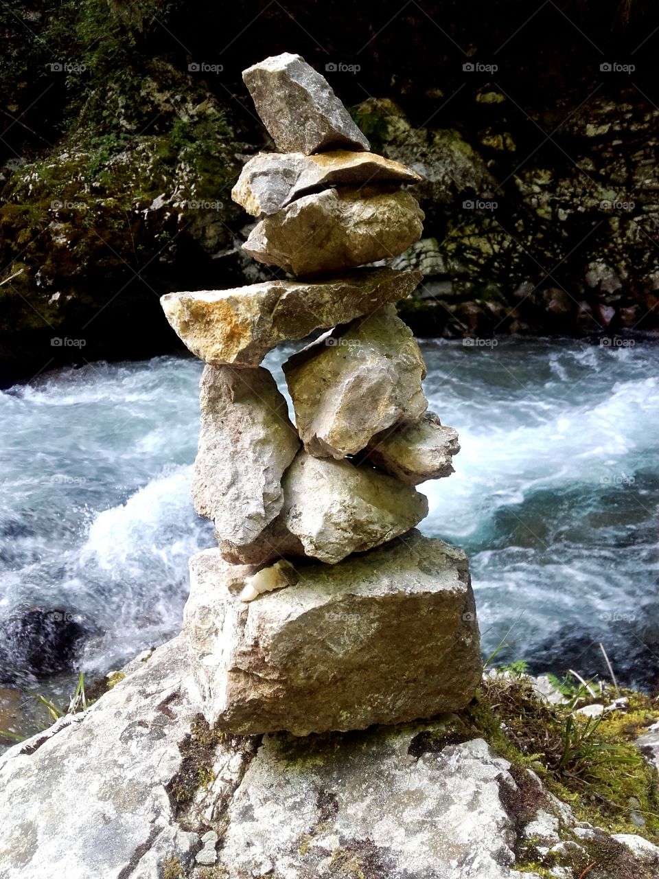 Arrangement of rocks stack