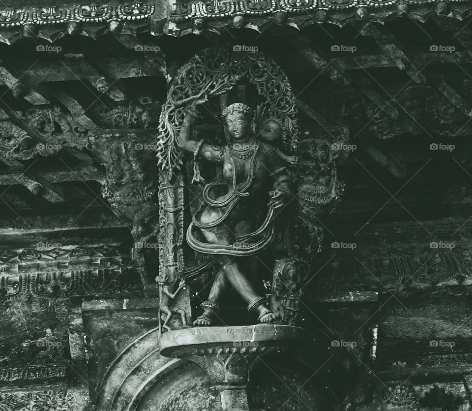 Apsara - Belur temple - Sculpture