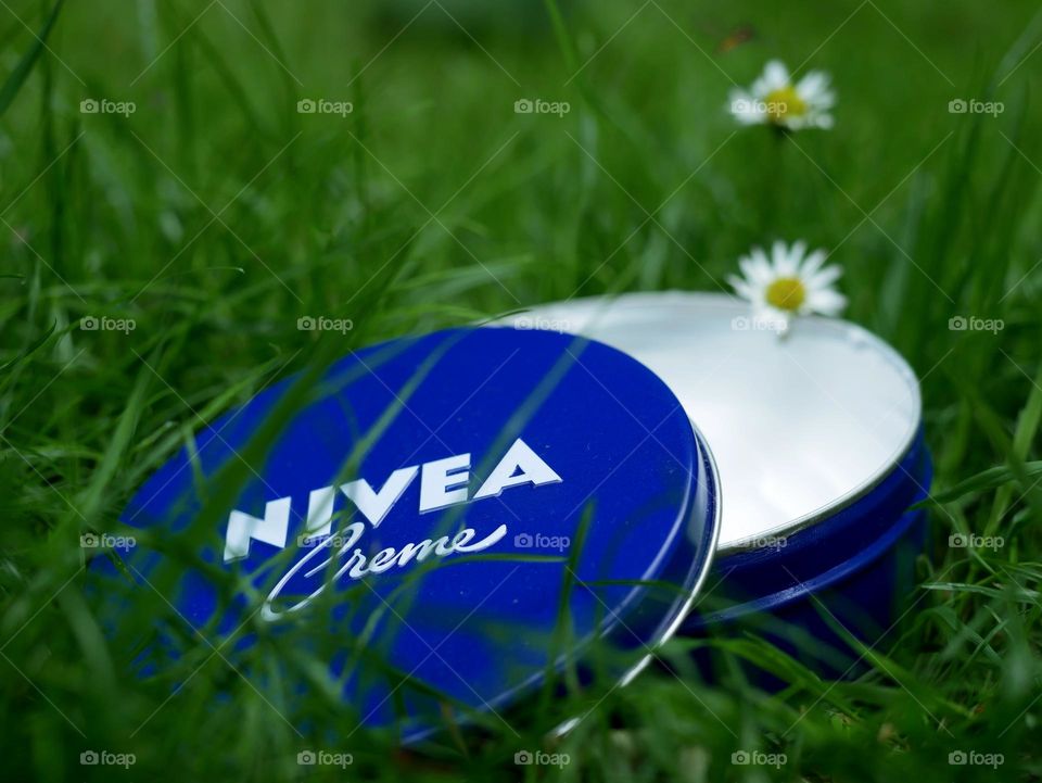 blue Nivea box