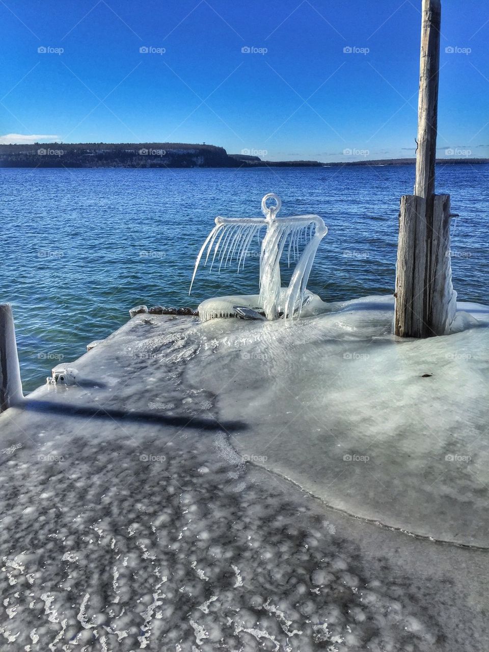 Icy anchor