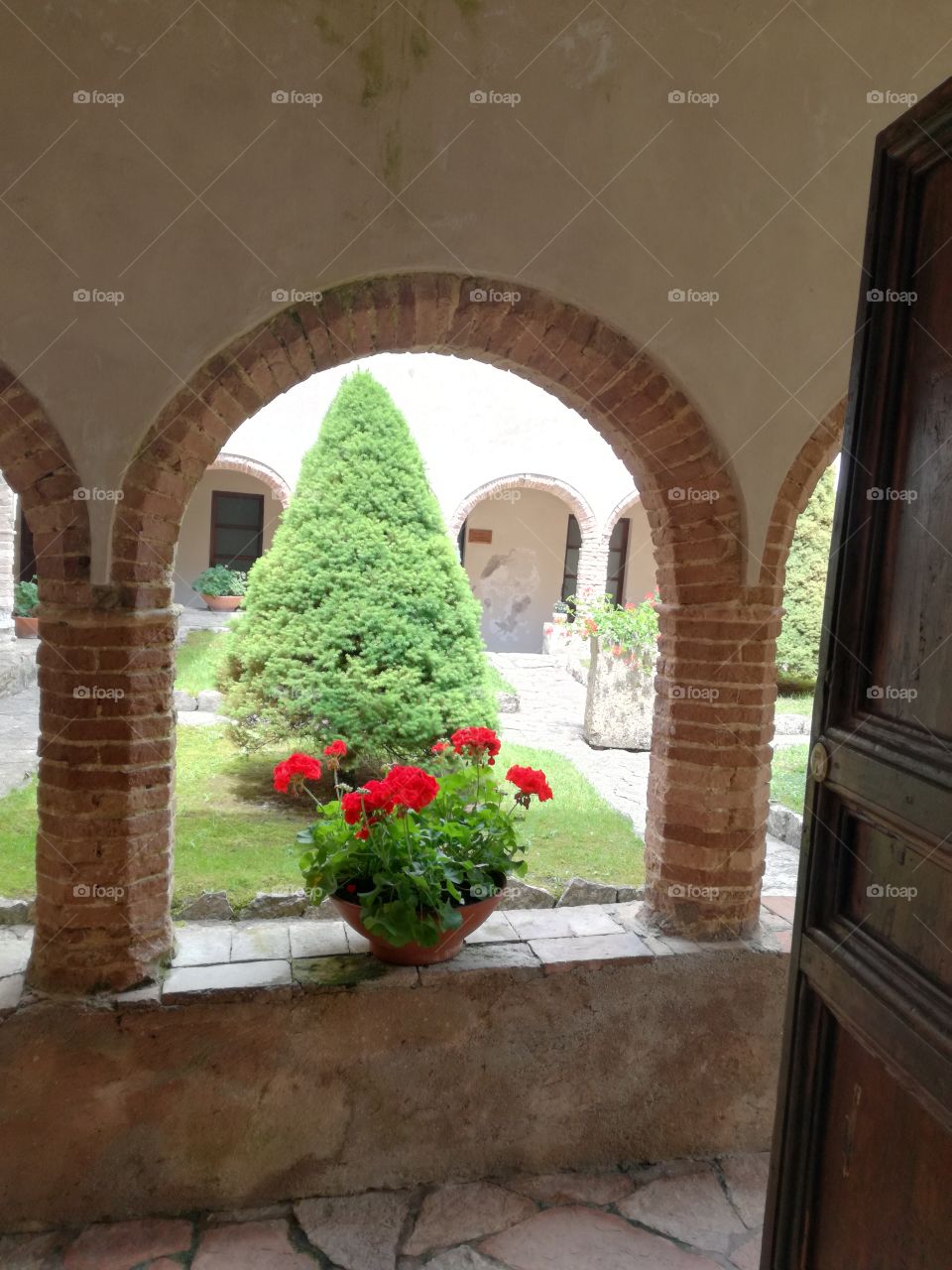 Red and green. A wonderful cloister