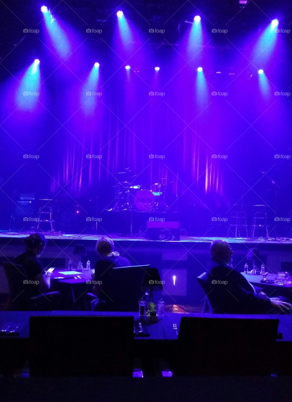 Waiting for the Show