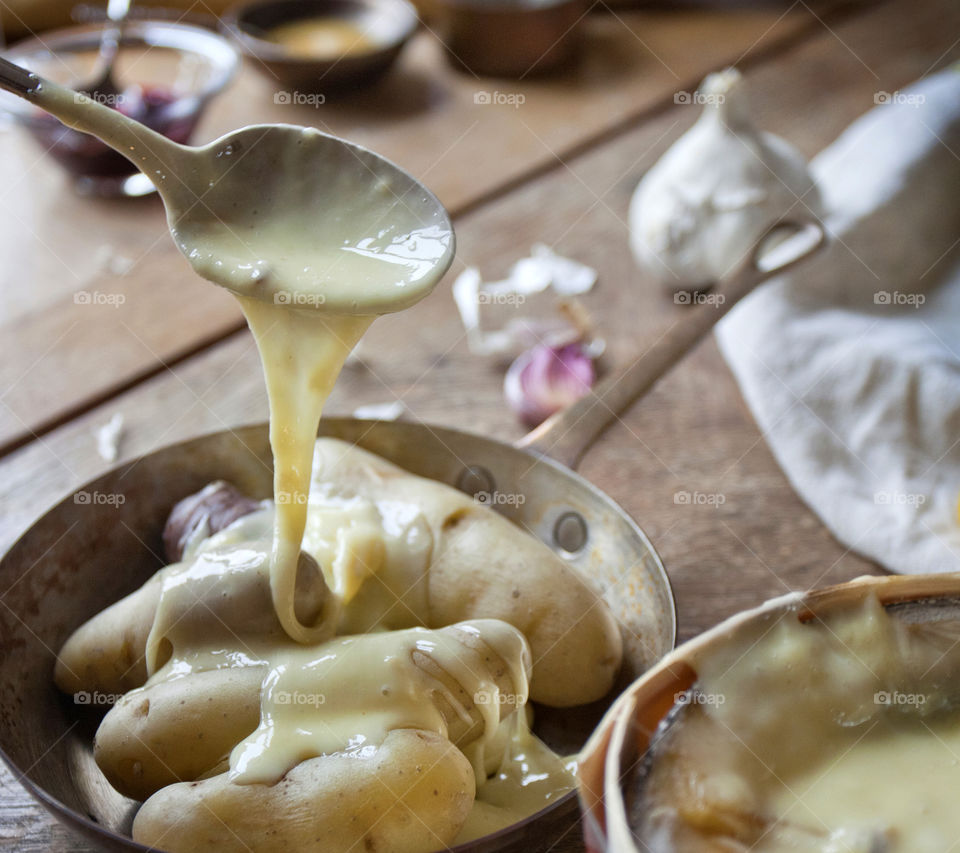 melting cheese mont d'or