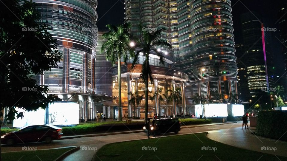Night lights, perfect lighting for amazing building. Malasia, Petronas.