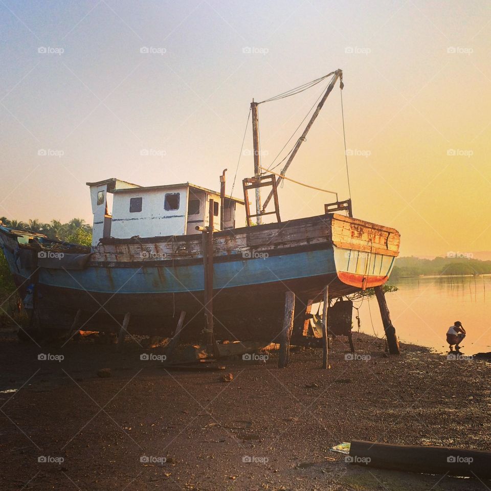 Abandoned boat . Old and abandoned boat in Goa.