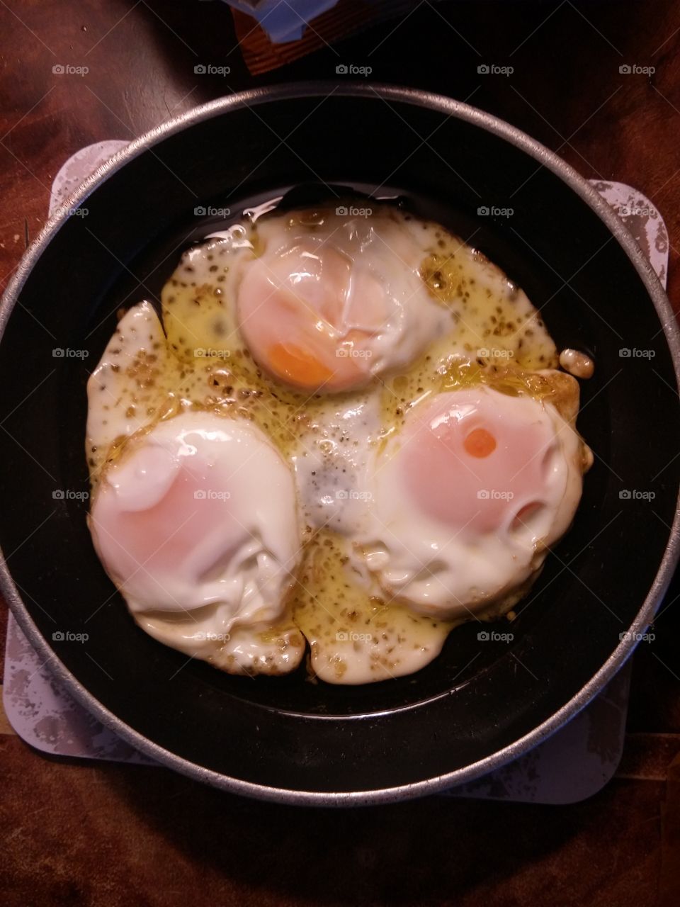 eggs cooked with olive oil