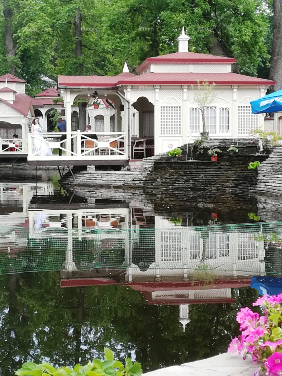 Ресторан у озера