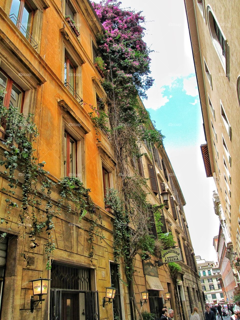 The winding streets of Rome