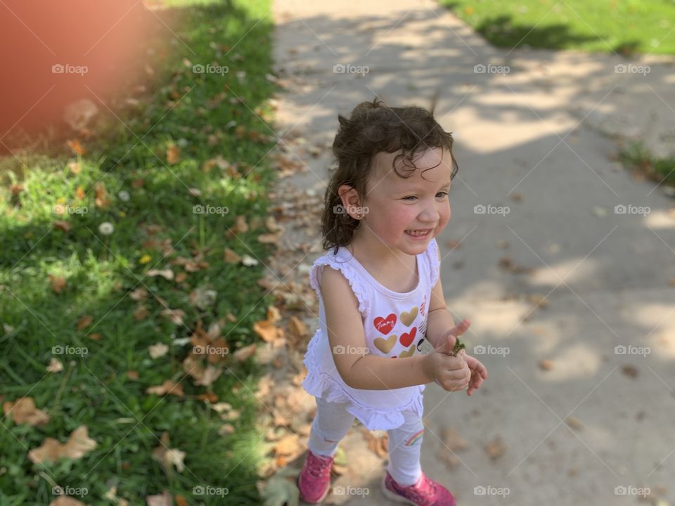 Niña hermosa sonriendo