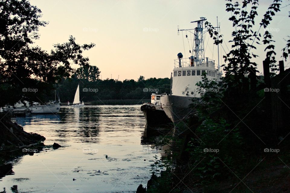 Sunset on the river 