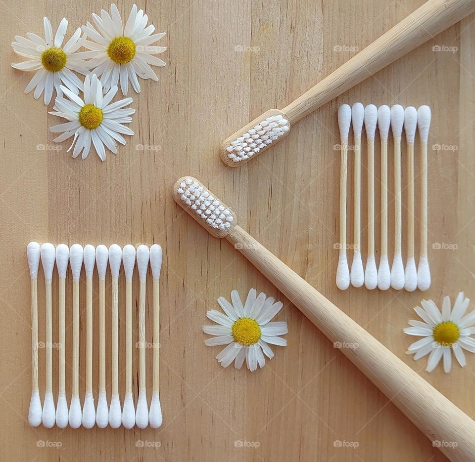 Morning ritual 💚🌼 Wooden toothbrushes, bamboo cotton buds🌼♻️