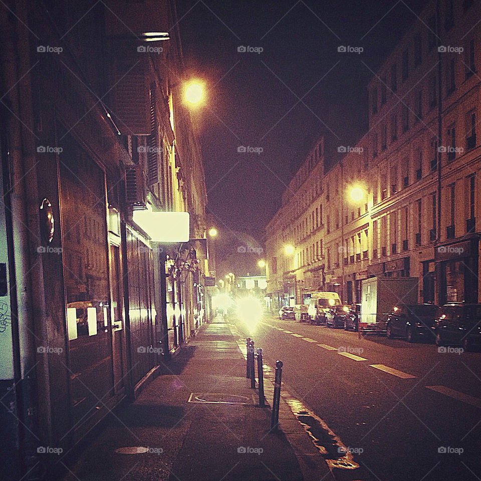 05:00AM in Paris.