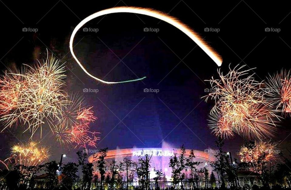 Colorful fireworks last new year's eve at Philippine Arena