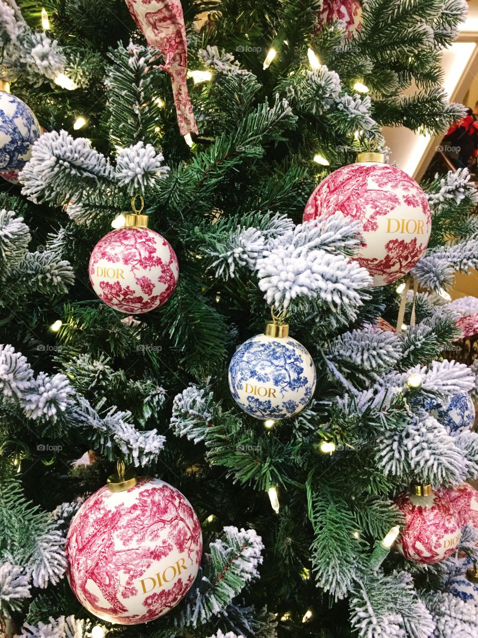 Christmas Tree Dior shopping