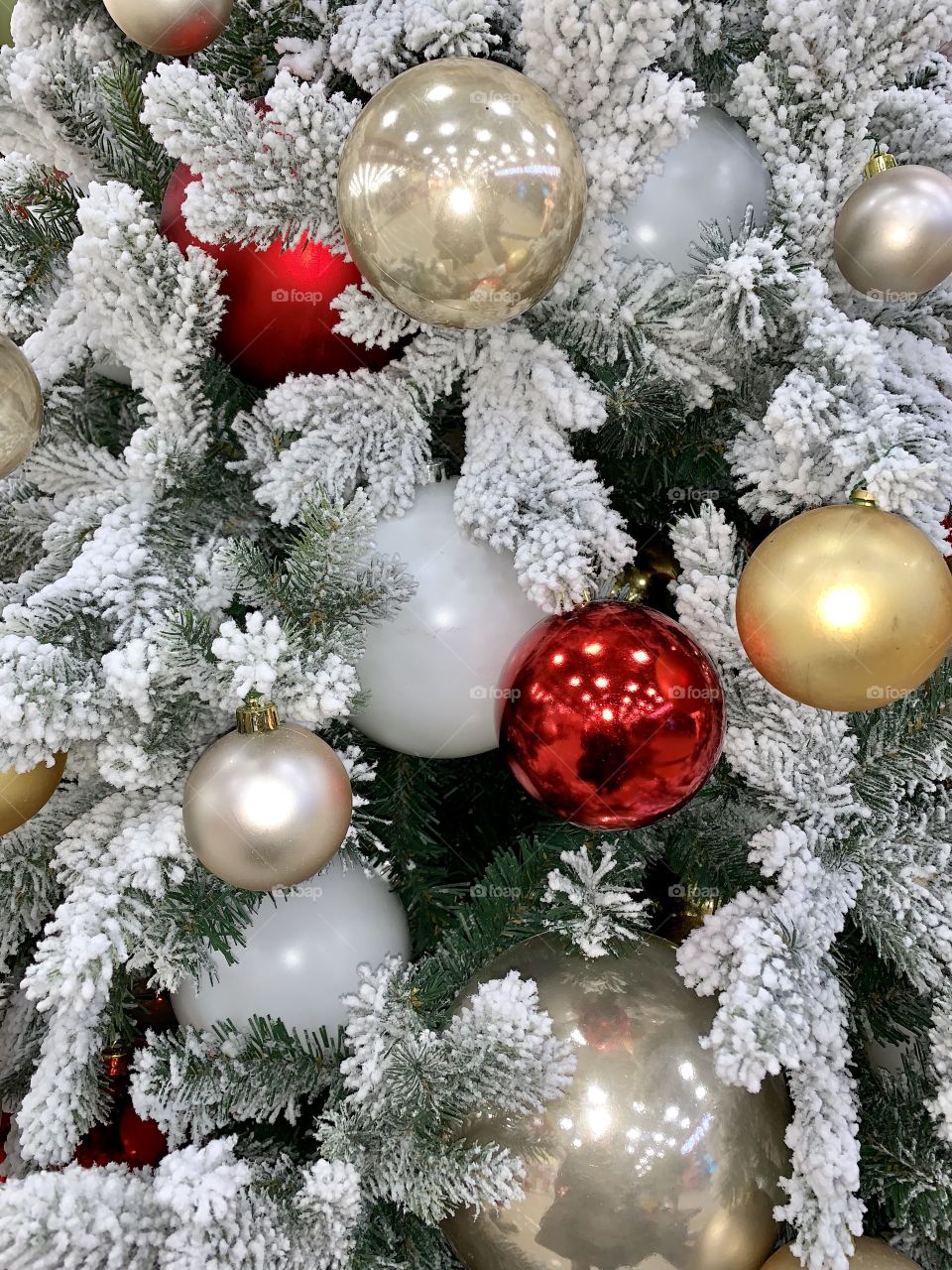 Christmas tree decorations 