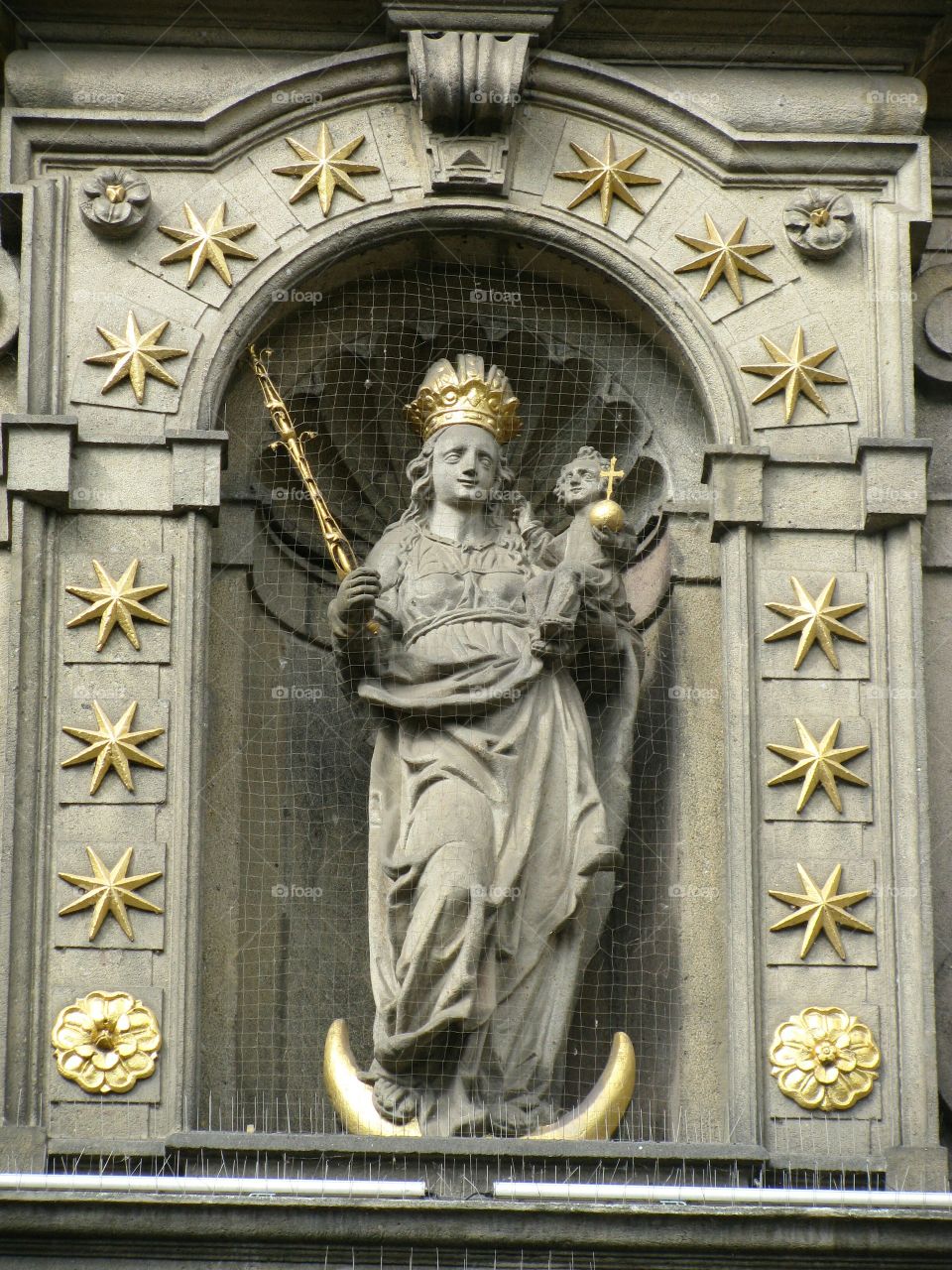 Statues: Our Lady of Victory
