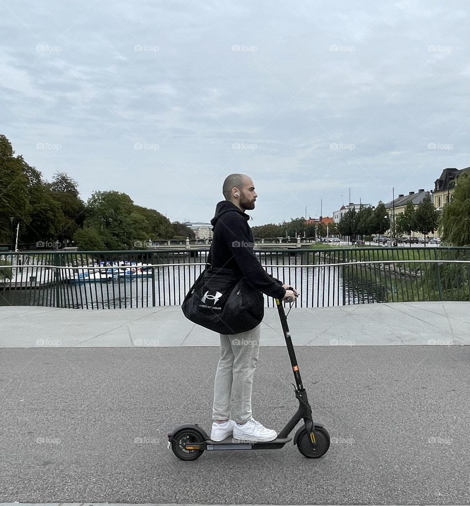 Commute scooter 