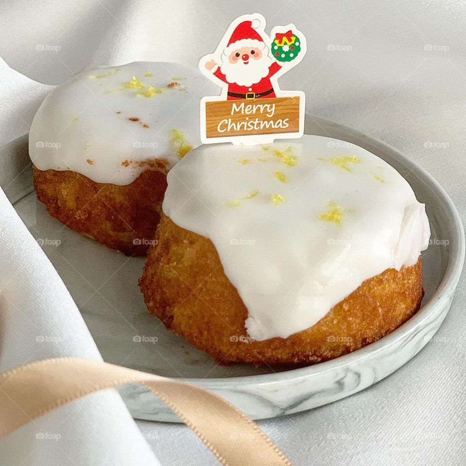 Mini lemon pound cake for Christmas celebrations 