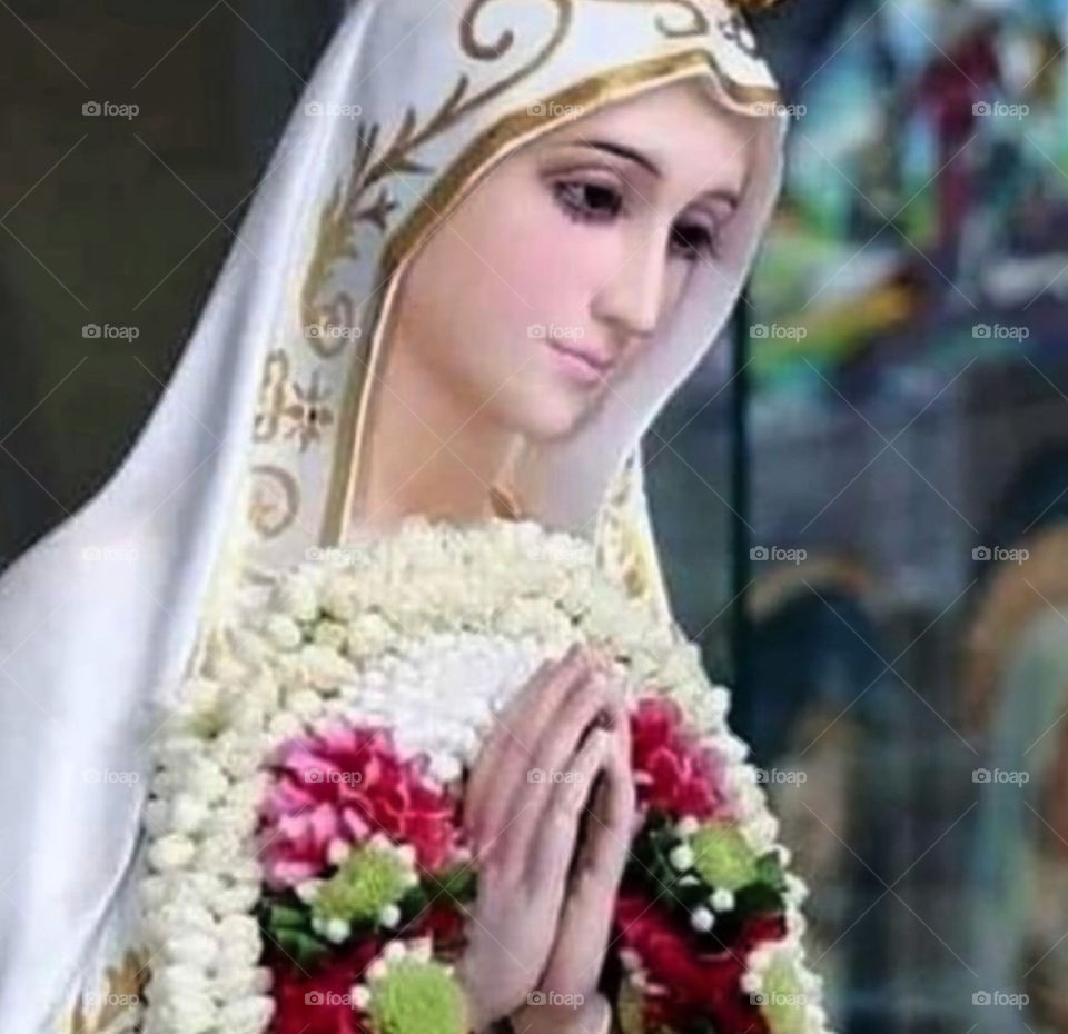 🙏 🇪🇸 Oh Maria, ruega por nosotros que recurrimos a ti.  Amén.  🇧🇷 Ó Maria, Nossa Senhora, rogai por nós que recorremos a vós. Amém. / 🇺🇸 O Mary, pray for us that we turn to you.  Amen. / 🇮🇹 O Madonna, prega per noi che ci rivolgiamo a te. Amen