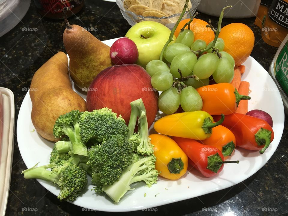 Fruit and veggie tray