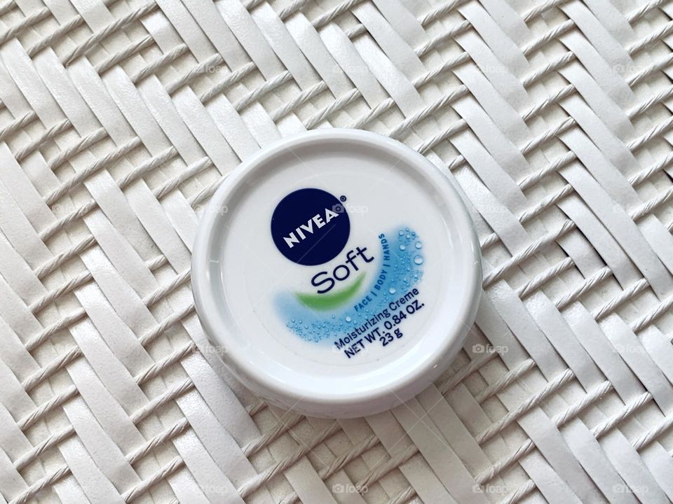 Nivea soft moisturizing creme