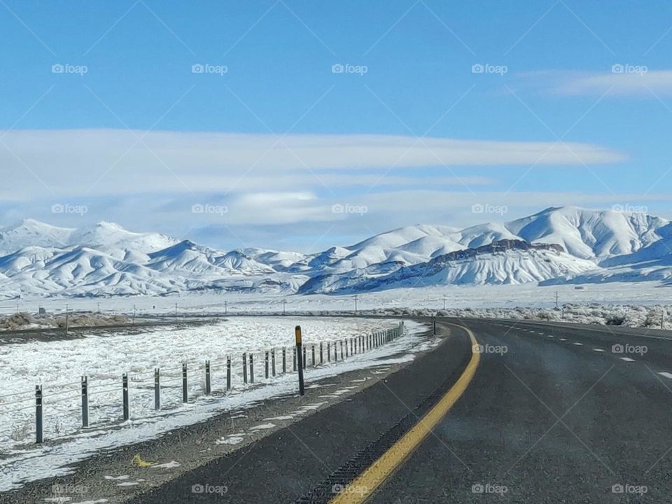The road with beautiful mountains fore