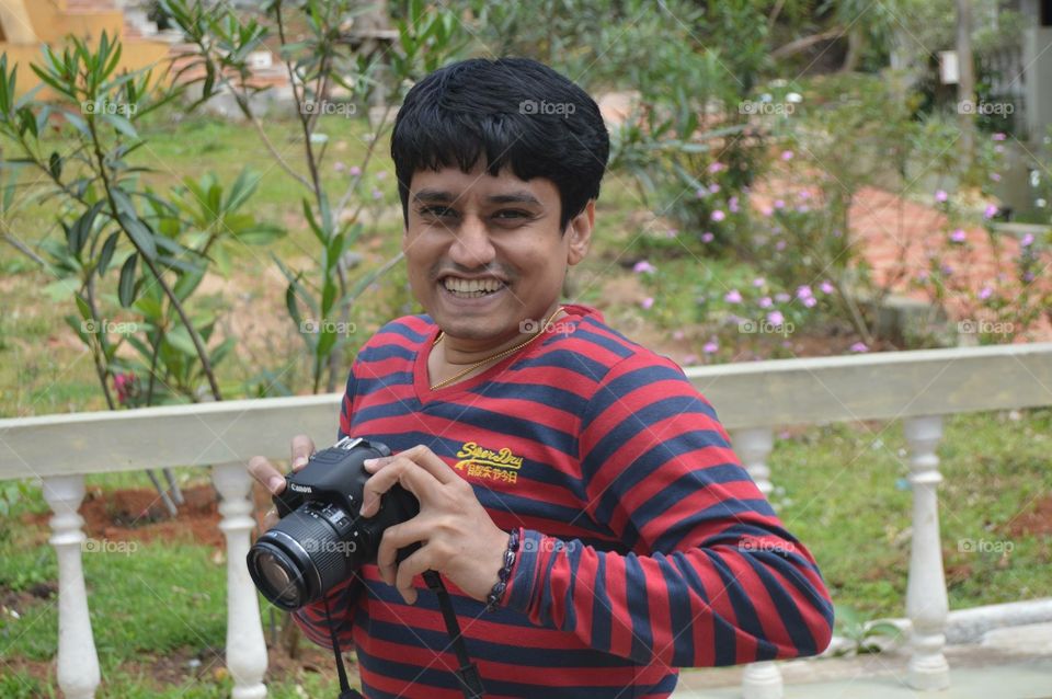 Aravinth Kumar with Cannon Camera 🎥