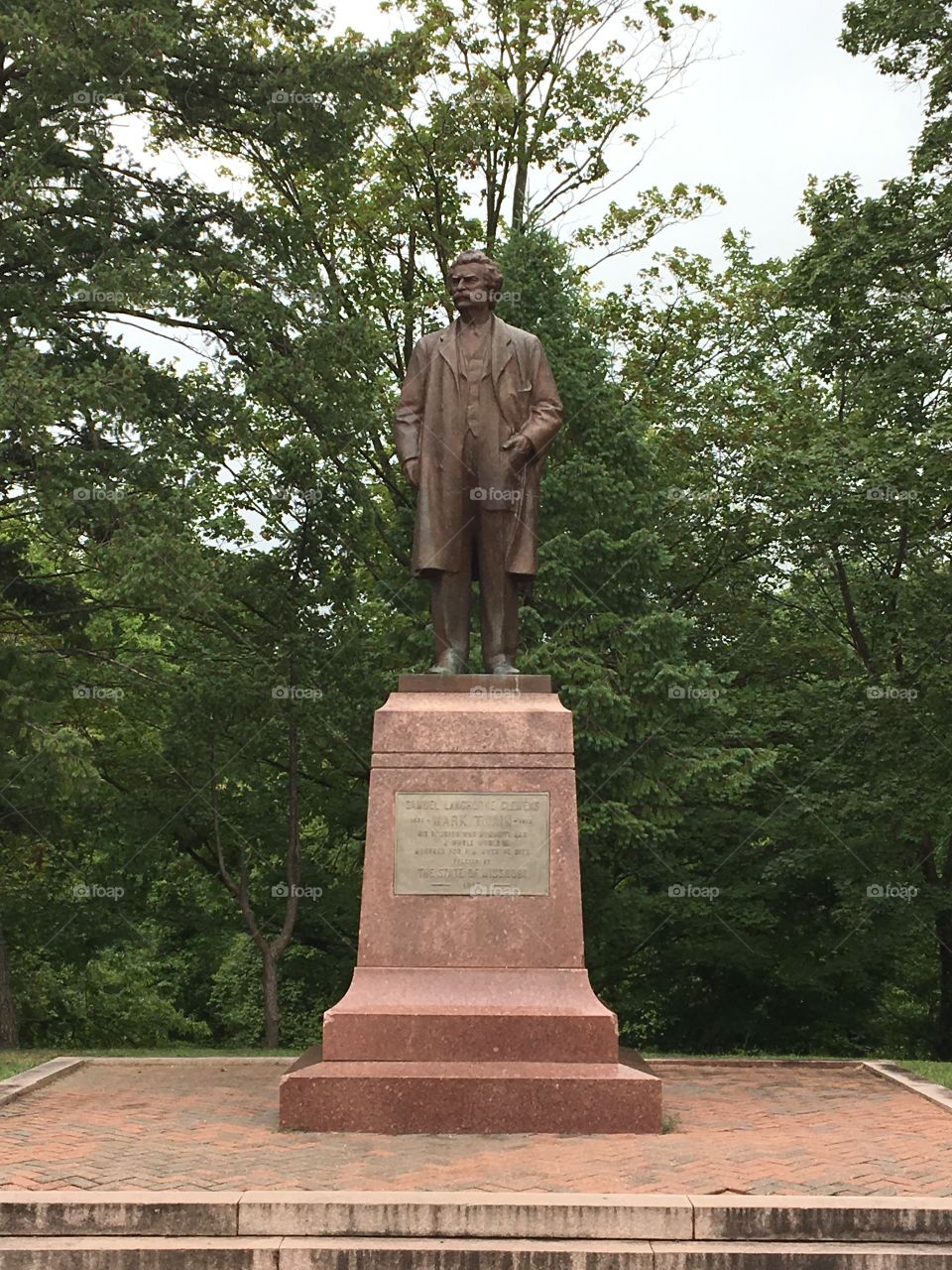 Mark Twain Statue 