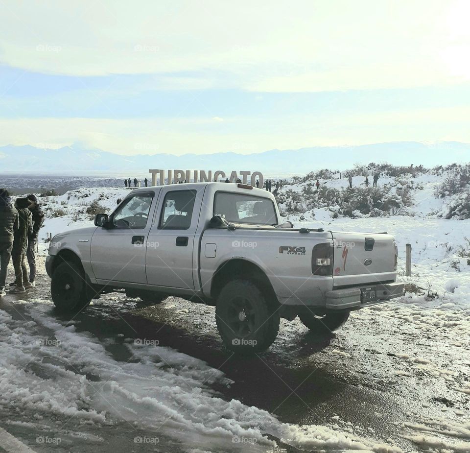 la camioneta en la nieve