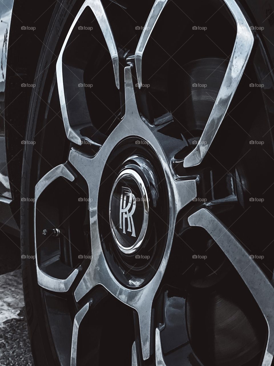 ROLLS-ROYCE CULLINAN BLACK BADGE