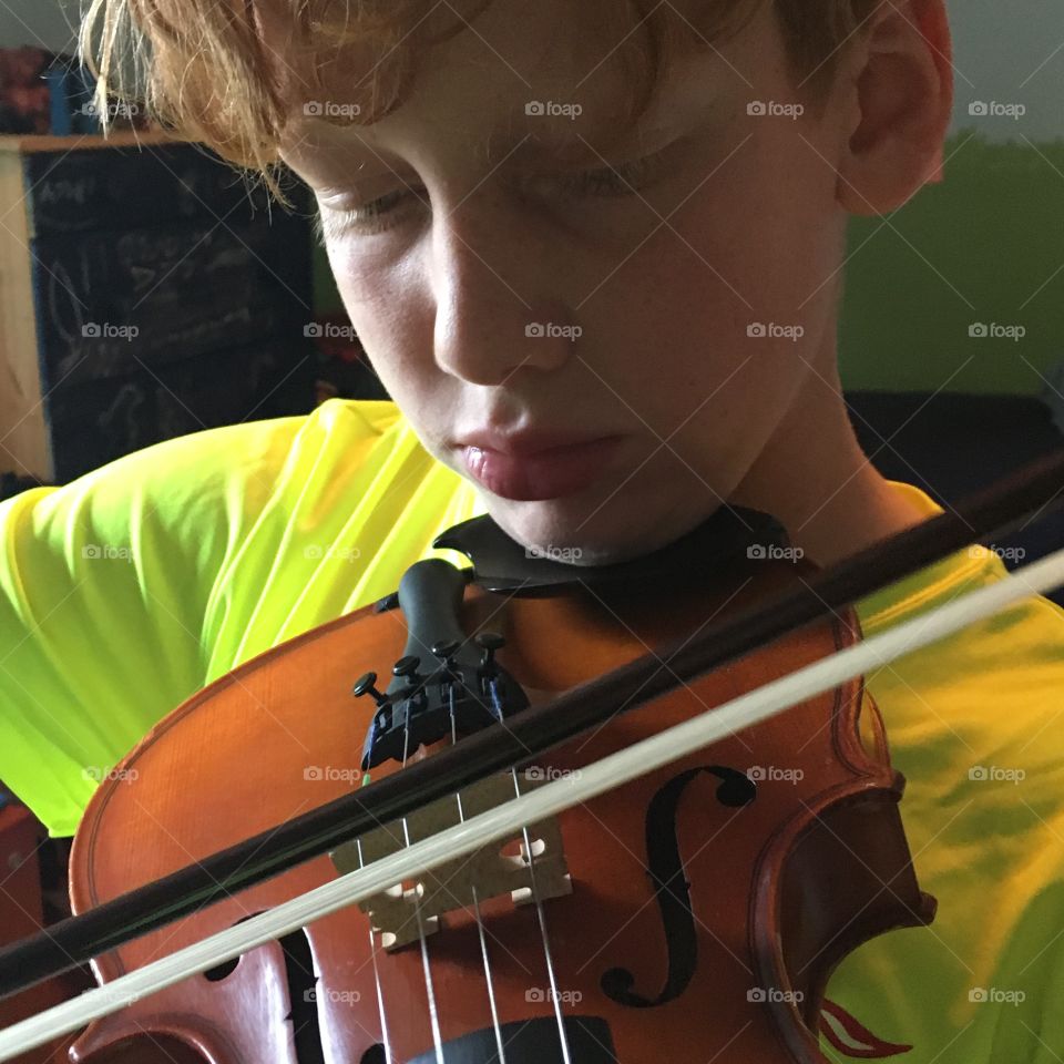 Young violinist