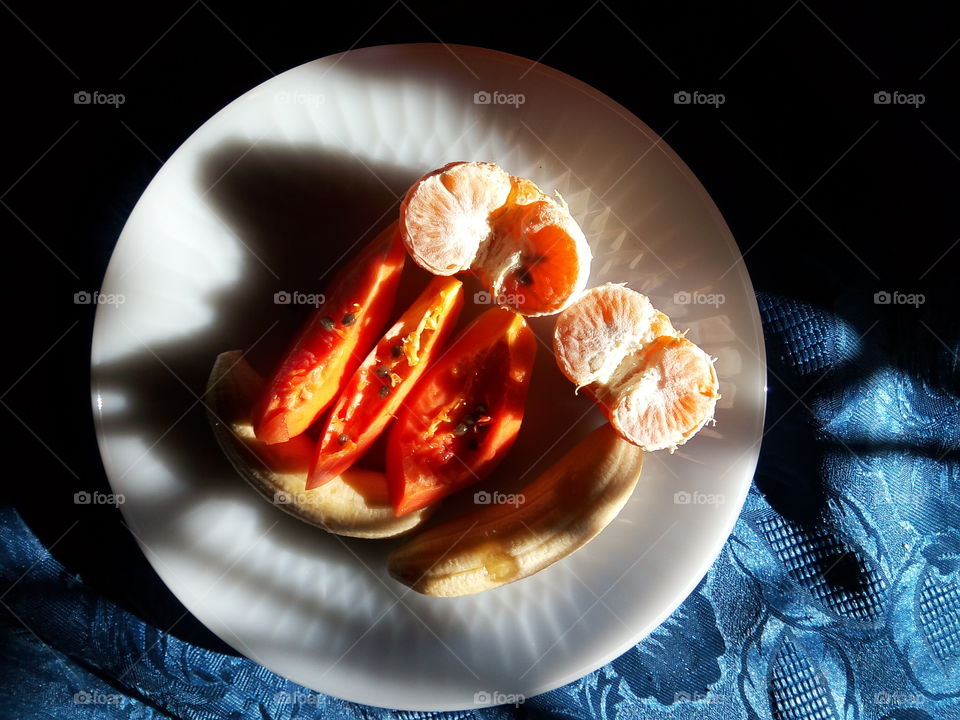 dish of island fruits