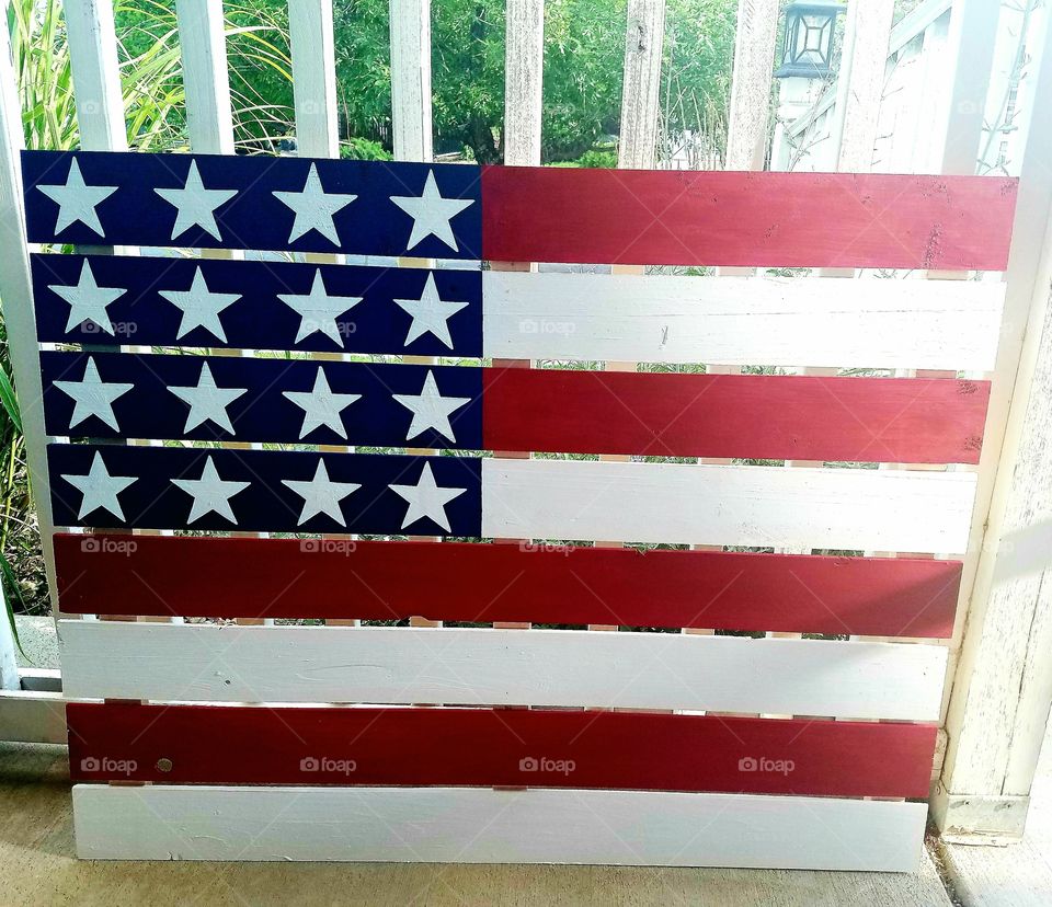 pallet flag