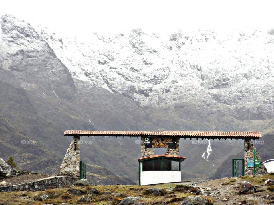 Nieve y frío. Pico águila, Montaña nevada y entrada al parque nacional sierra nevada Mérida Venezuela.
