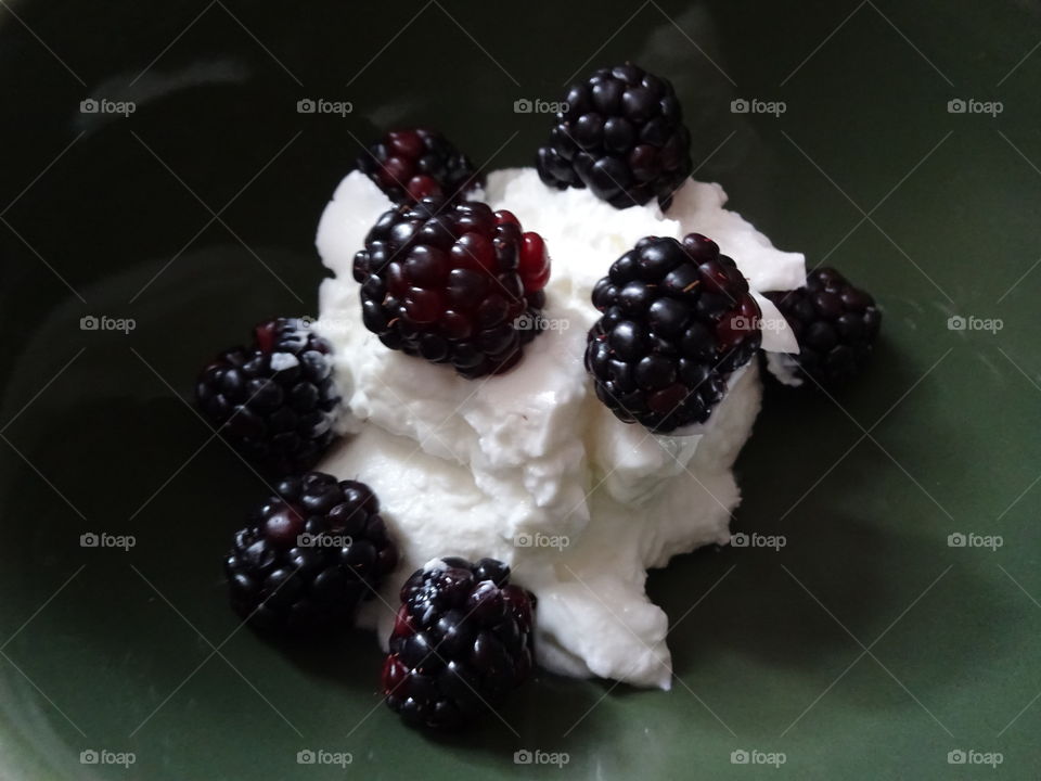 yogurt and blackberries