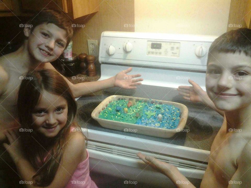 Kids cake creation