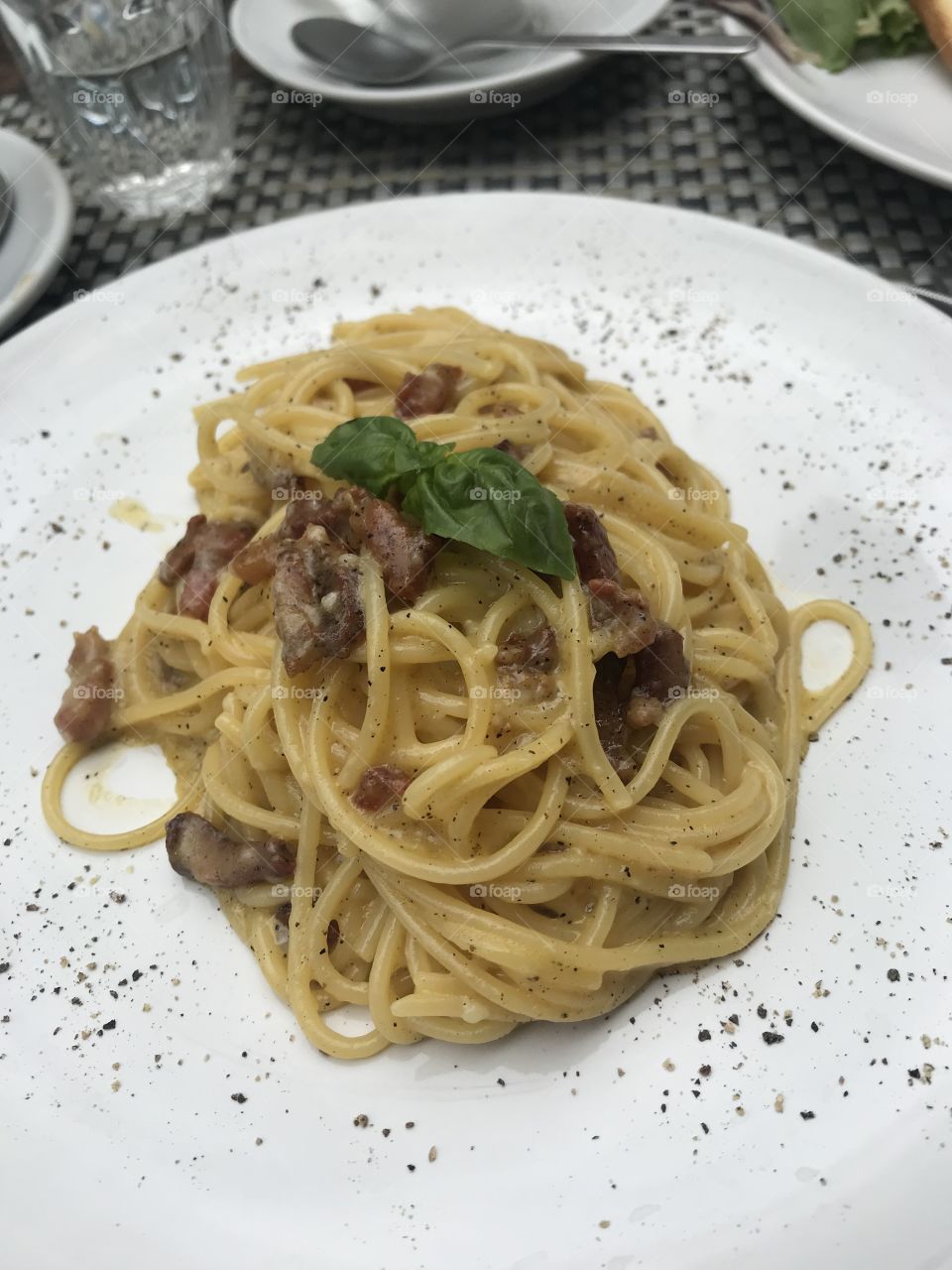 Birds eye of spaghetti carbonara 