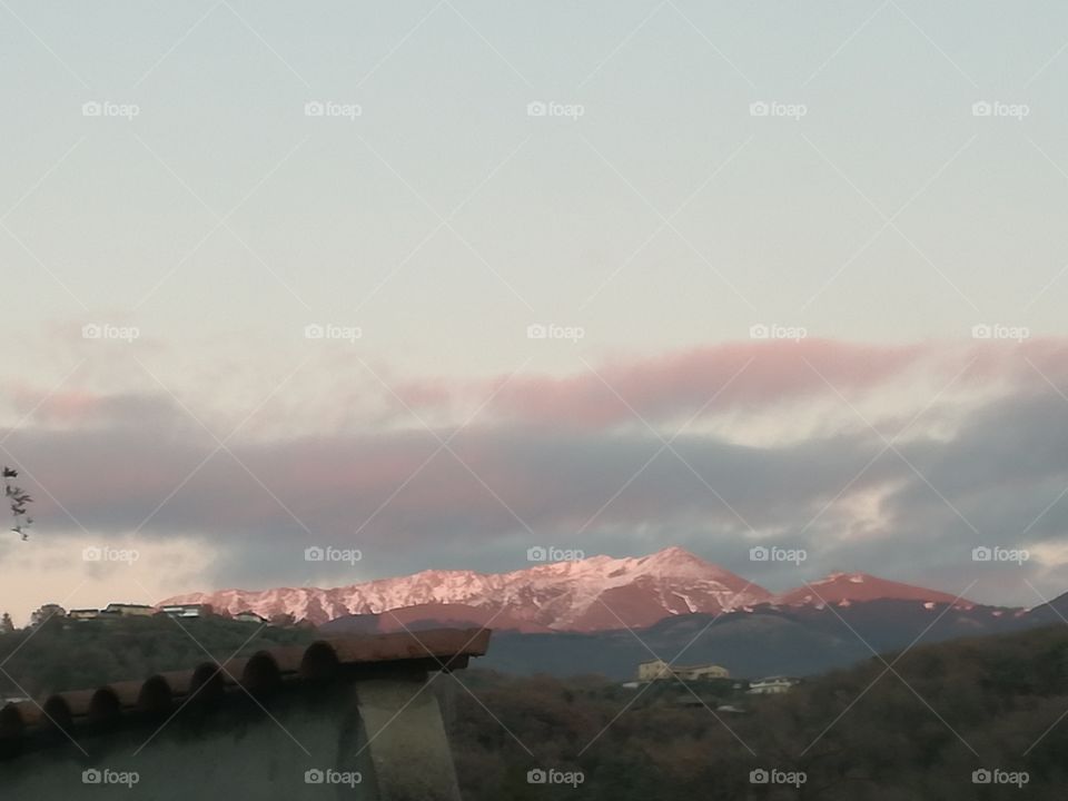 The roof of the world and a human roof