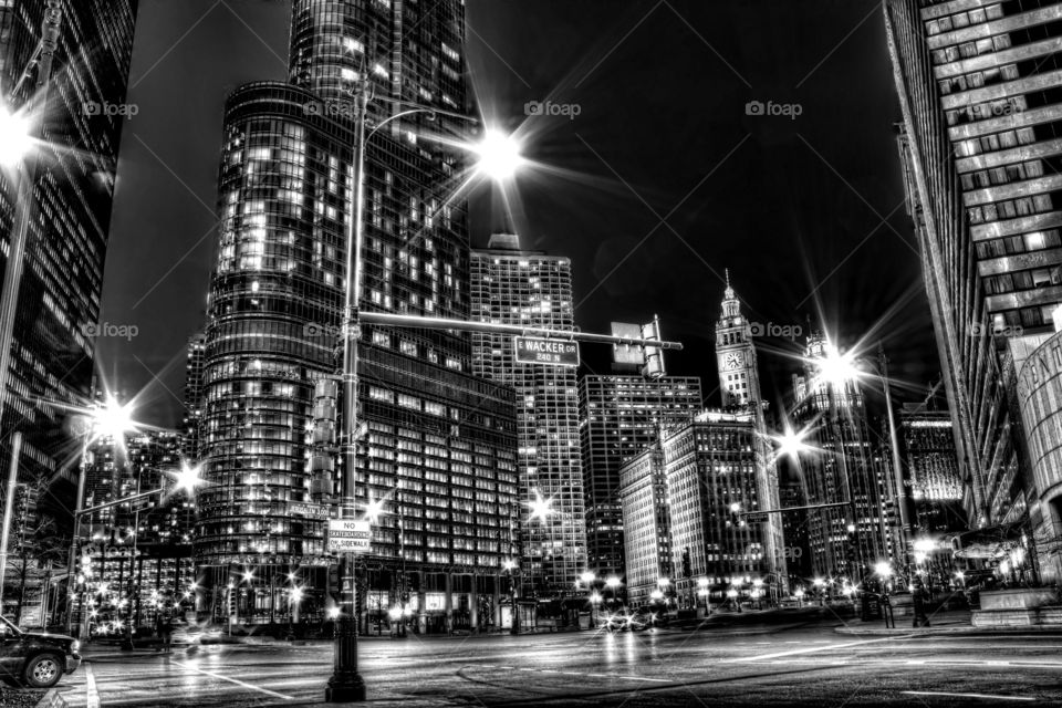 Chicago night 1. A Foto by CleanFeetphotography.com of Wacker St in Chicago.