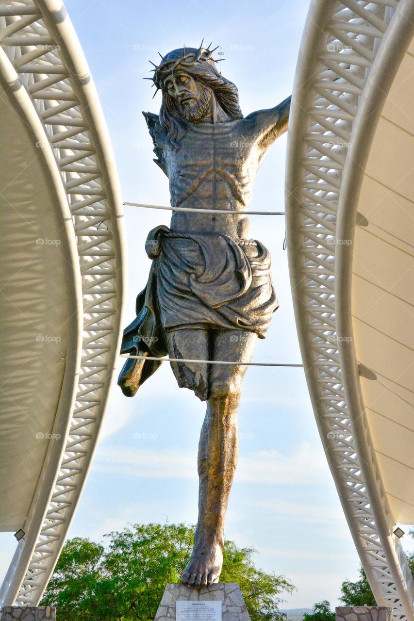 The broken Christ III