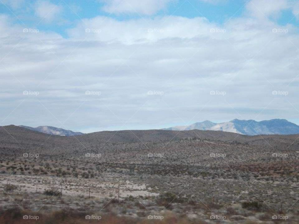 Dry, hot dessert with beautiful mountians