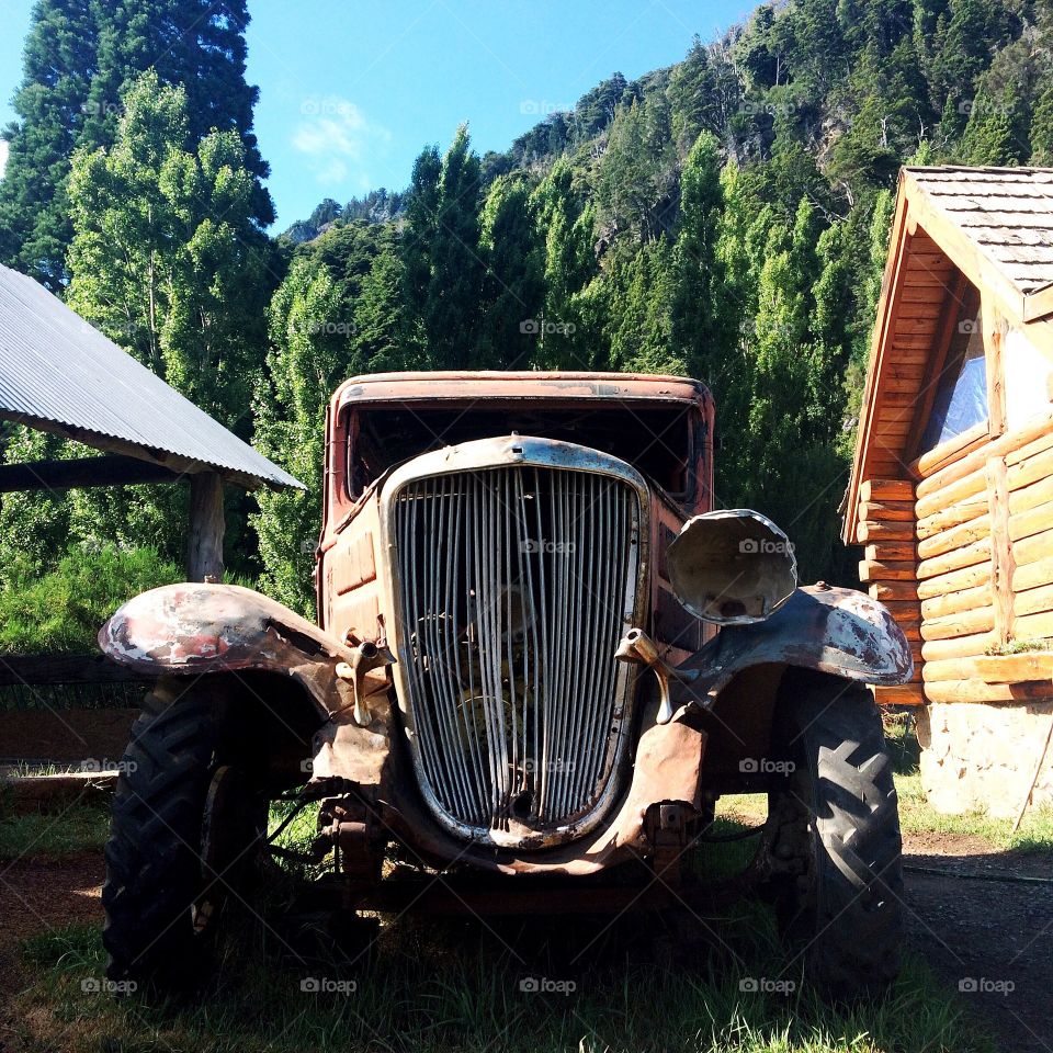 Old car in Bariloche 