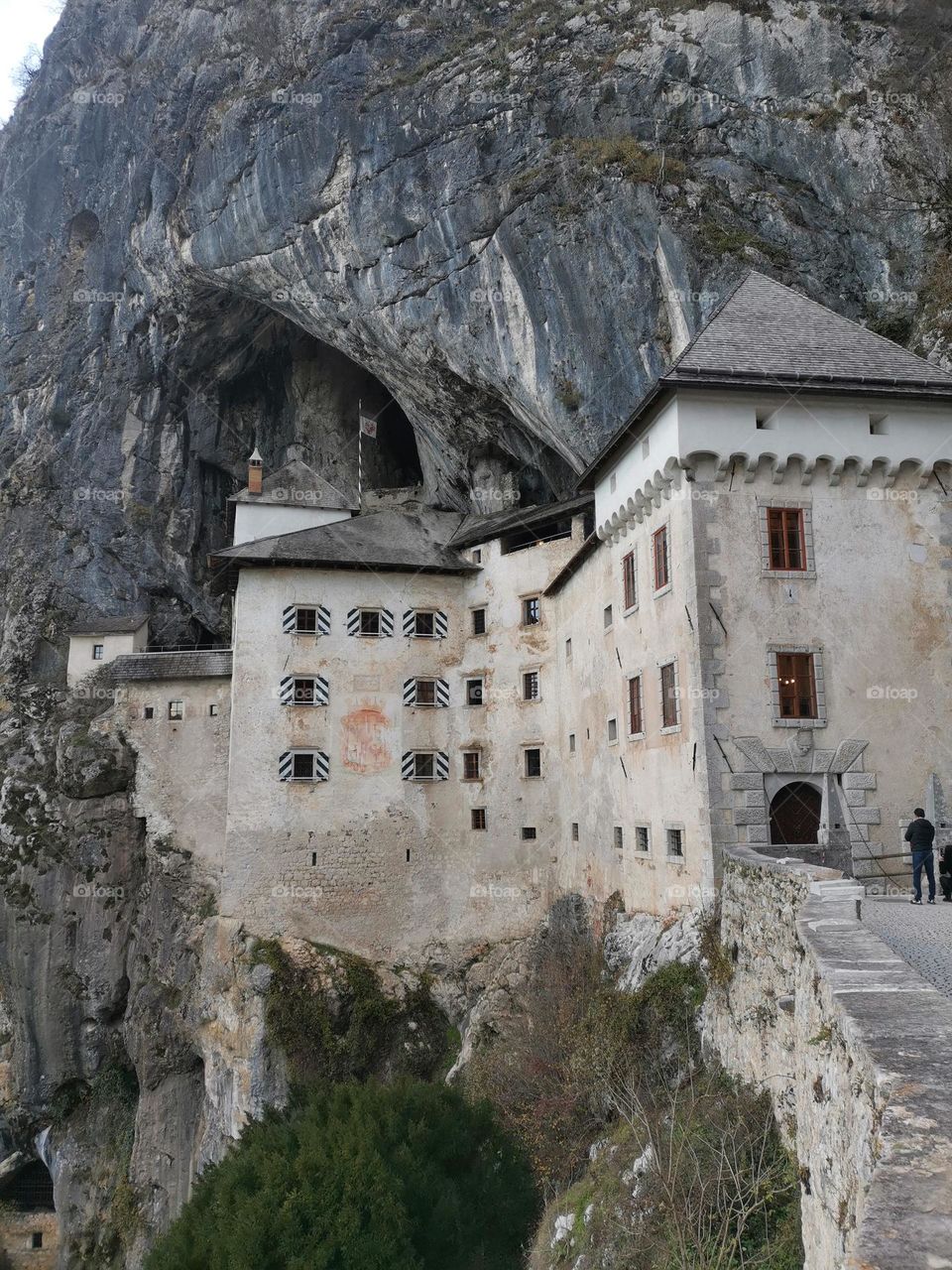 predjama castle