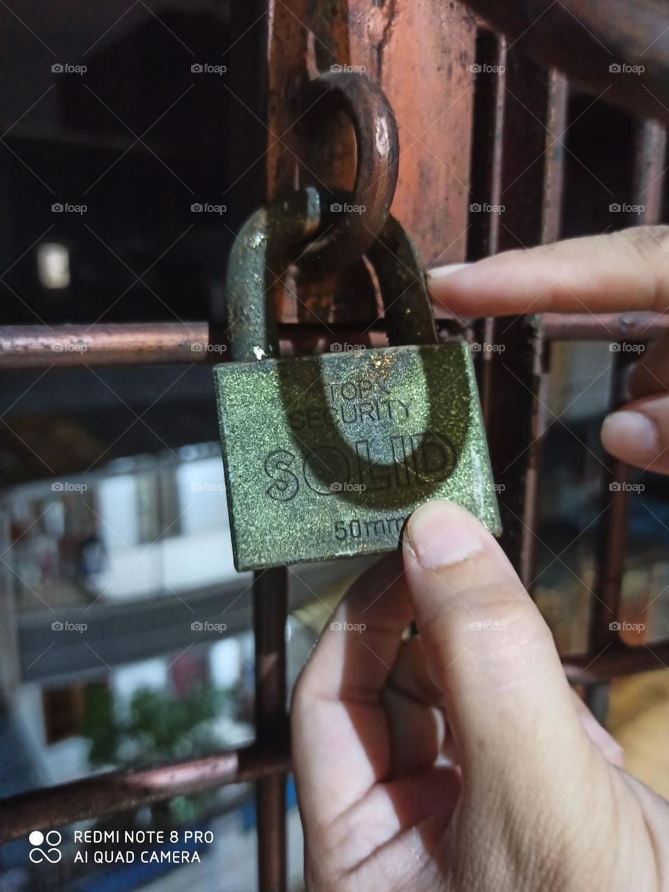 Metal padlock