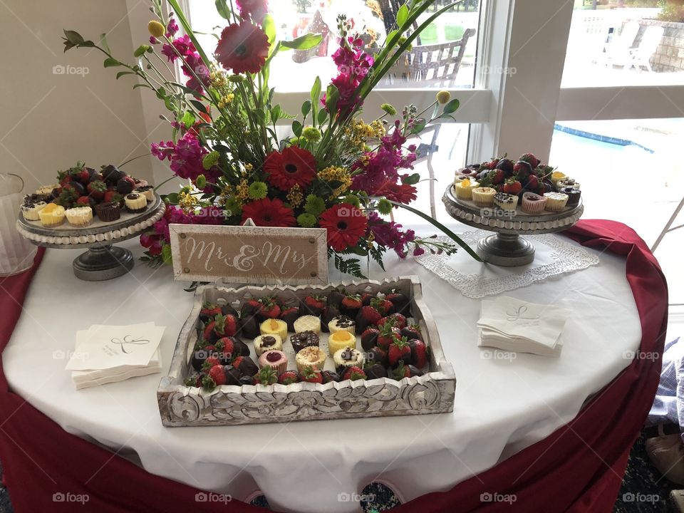 Wedding. Reception. Chocolate strawberry. Floral. Flower arrangement. 