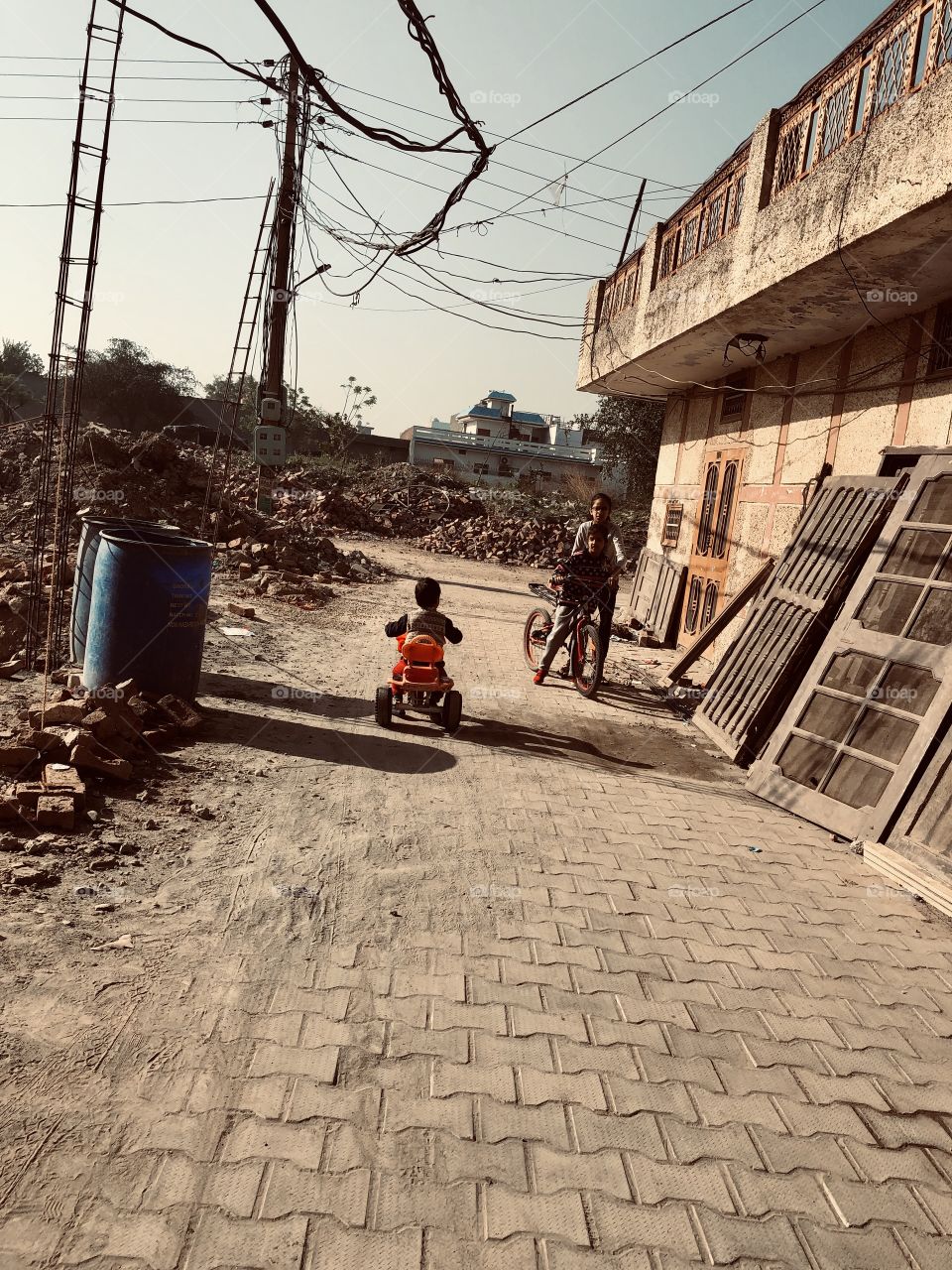 KIDS PLAYING STREETS OF INDIA 🇮🇳